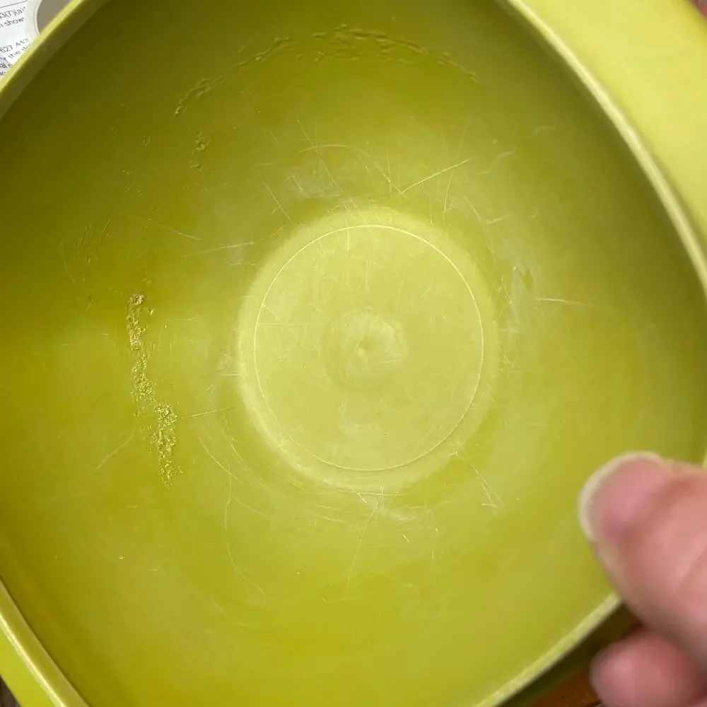 Tupperware Bowls LIds Avocado Green Set of 2 Nesting 840 841 1323 812 Vintage